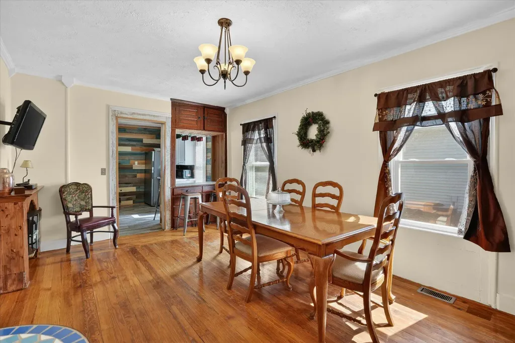 728 W Hanover Street Marshall City MI 49068
