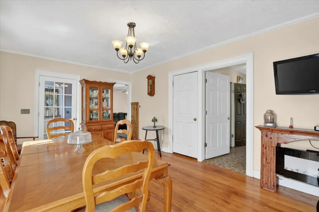728 W Hanover Street Marshall City MI 49068