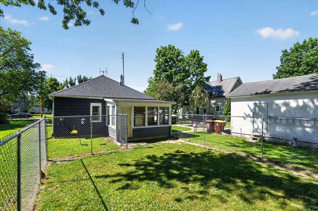 728 W Hanover Street Marshall City MI 49068