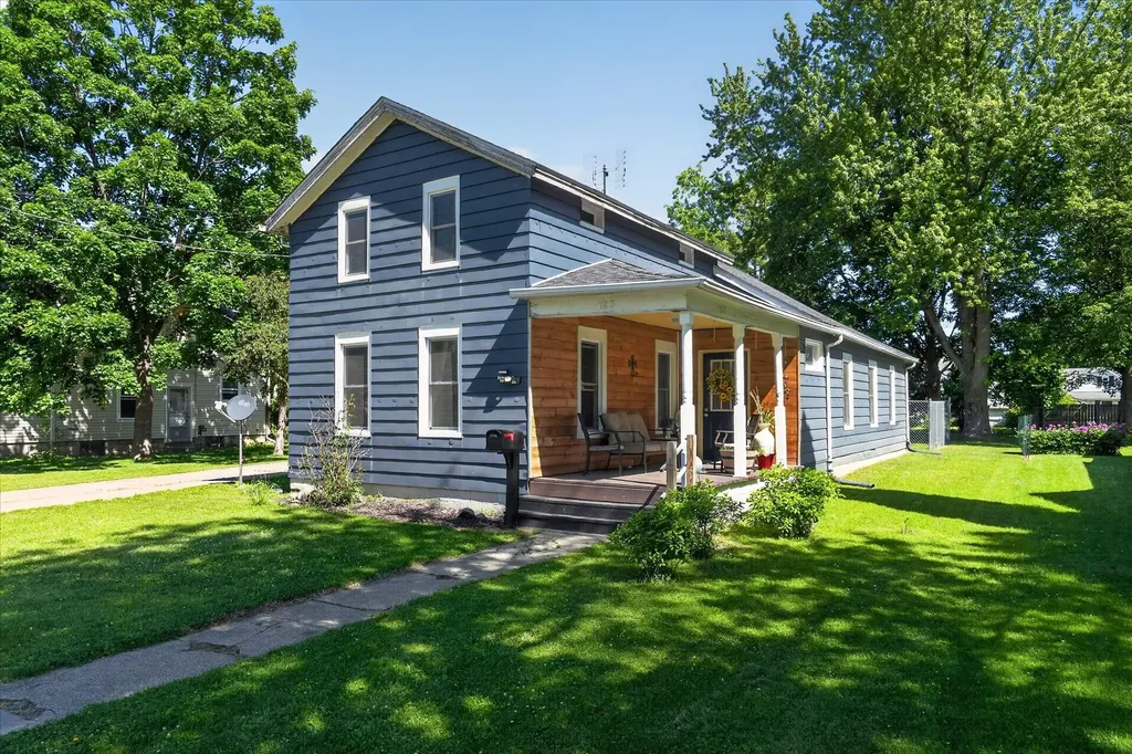 728 W Hanover Street Marshall City MI 49068