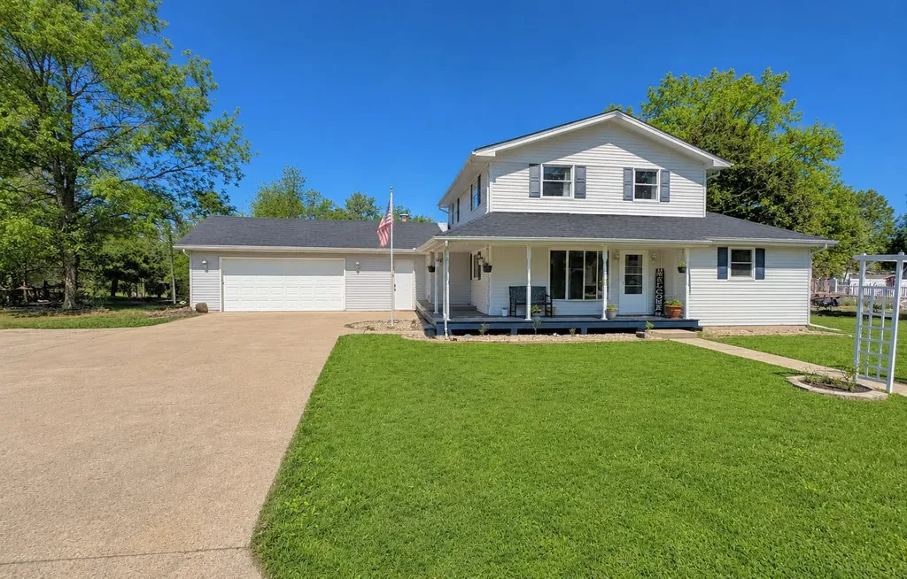619 N Williams Street Bellevue Village MI 49021