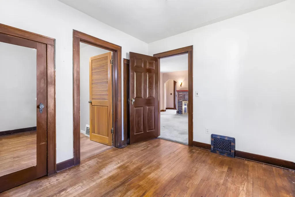 1533 W Highland Boulevard Battle Creek City MI 49015