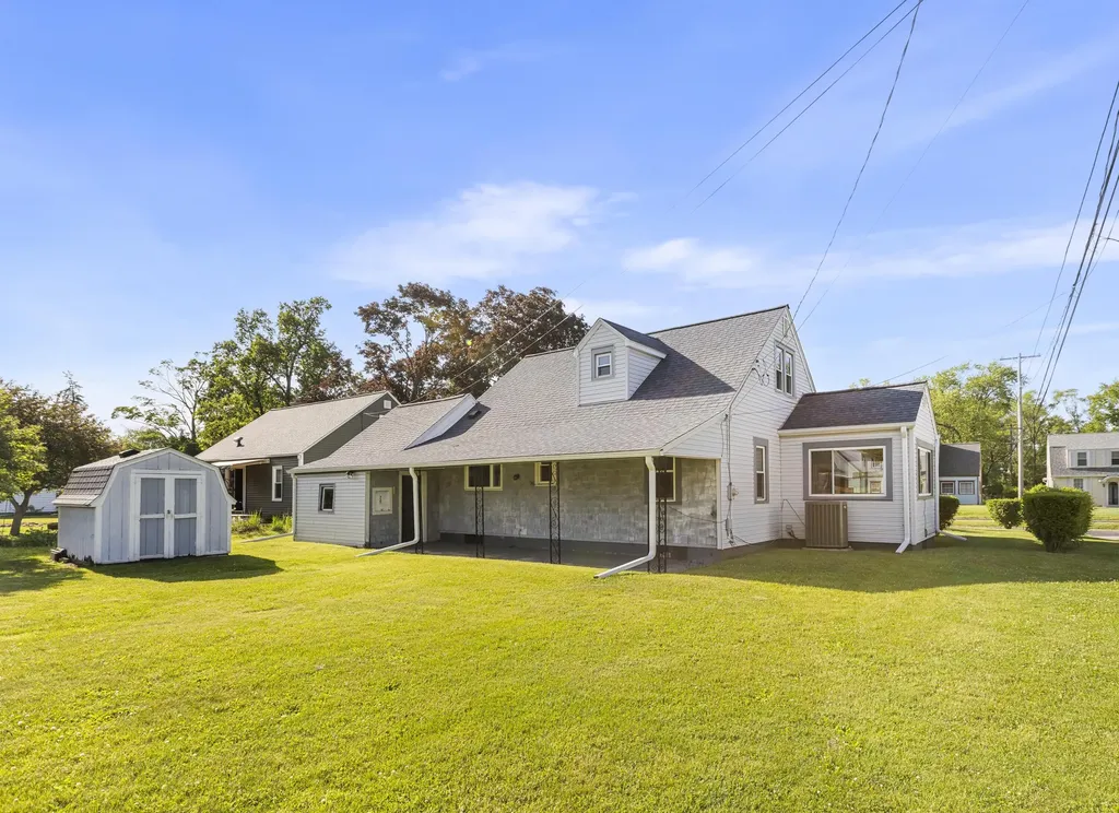 1533 W Highland Boulevard Battle Creek City MI 49015