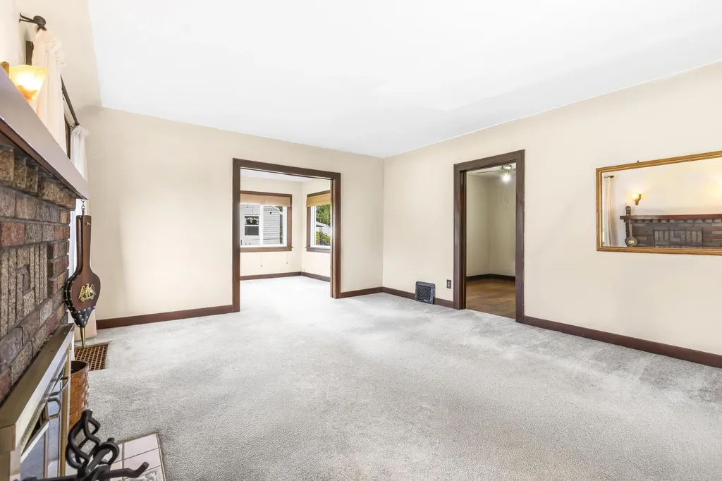 1533 W Highland Boulevard Battle Creek City MI 49015