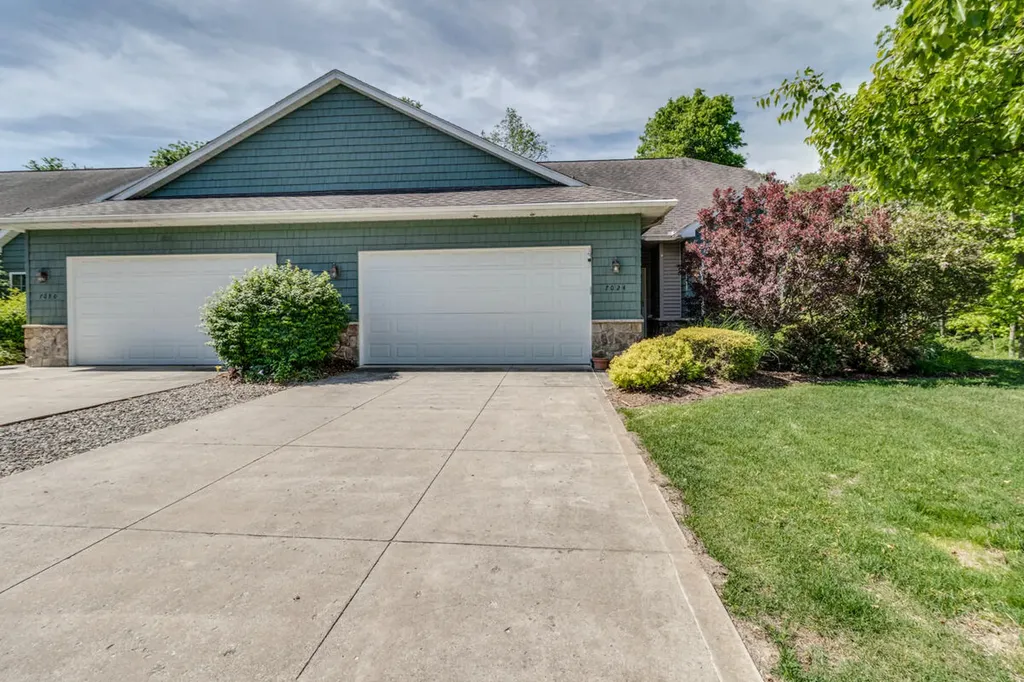 7024 Green Ridge Boulevard Pennfield Charter Township MI 49017