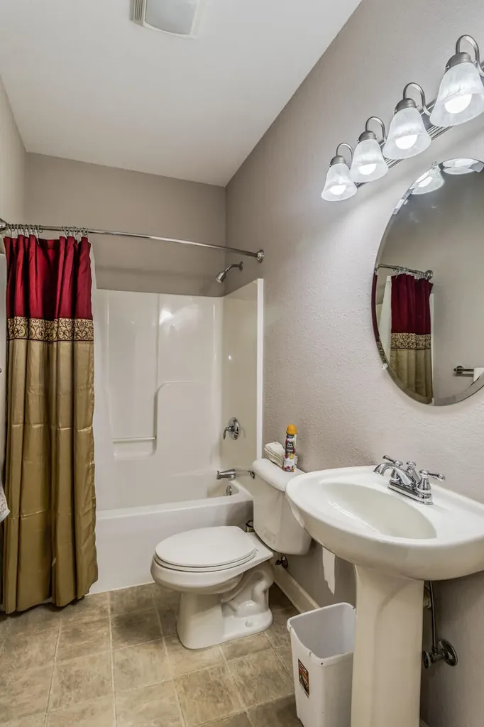 7024 Green Ridge Boulevard Pennfield Charter Township MI 49017