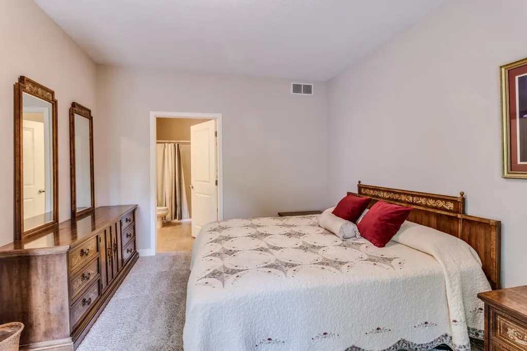 7024 Green Ridge Boulevard Pennfield Charter Township MI 49017