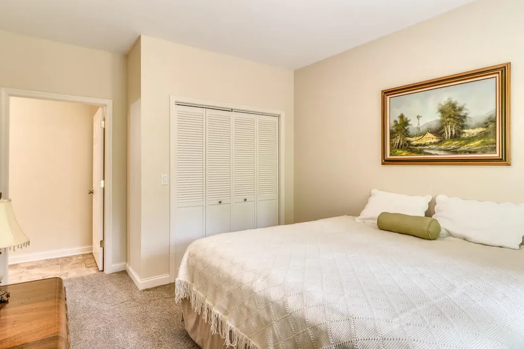 7024 Green Ridge Boulevard Pennfield Charter Township MI 49017