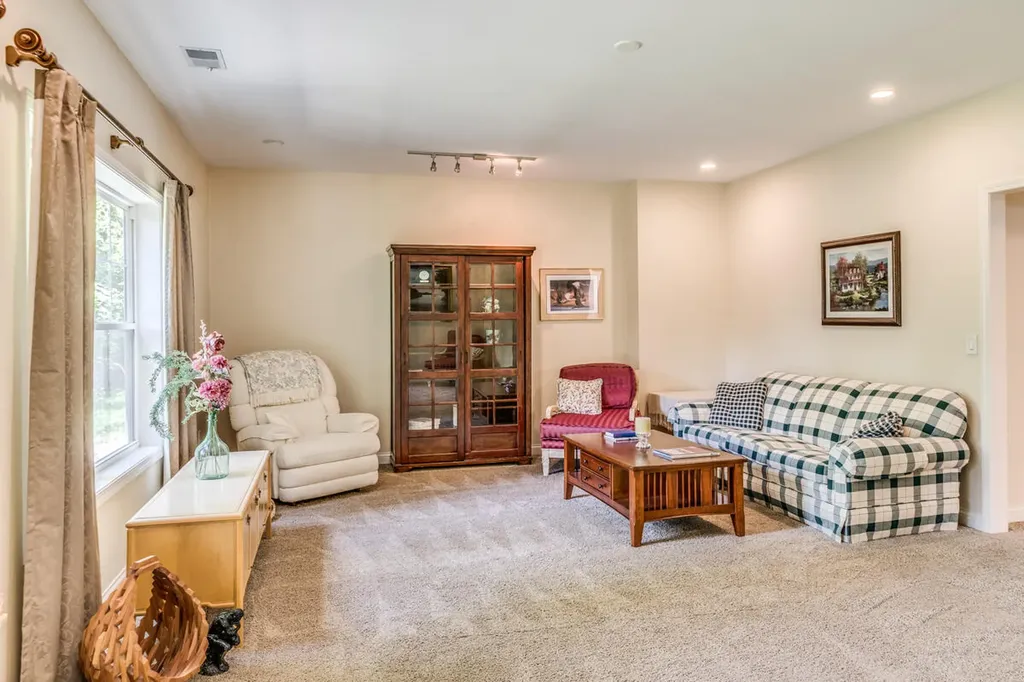 7024 Green Ridge Boulevard Pennfield Charter Township MI 49017
