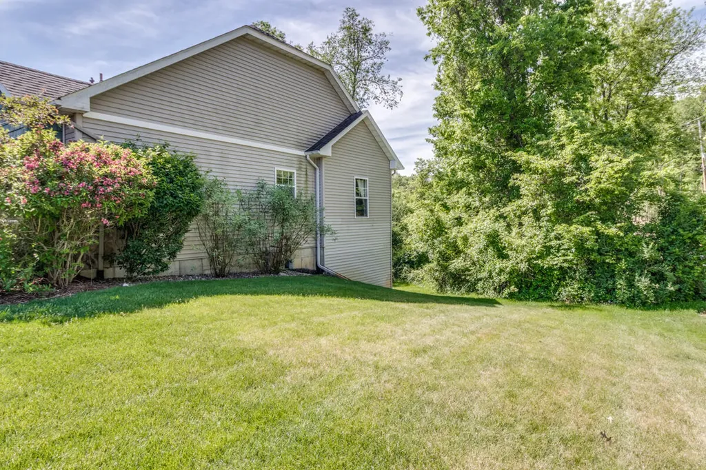 7024 Green Ridge Boulevard Pennfield Charter Township MI 49017