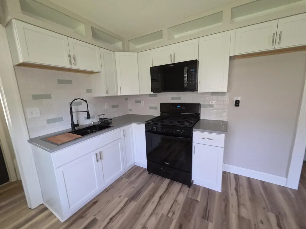 10 Cornwell Street Emmett Charter Township MI 49014