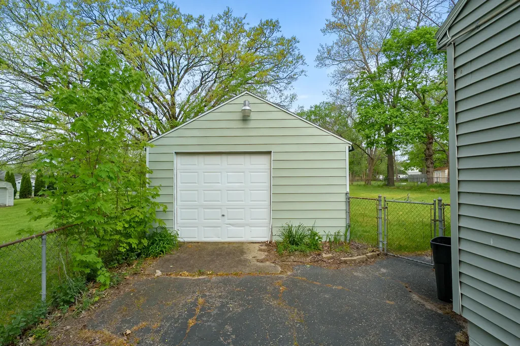 99 Eldredge Street Battle Creek City MI 49037