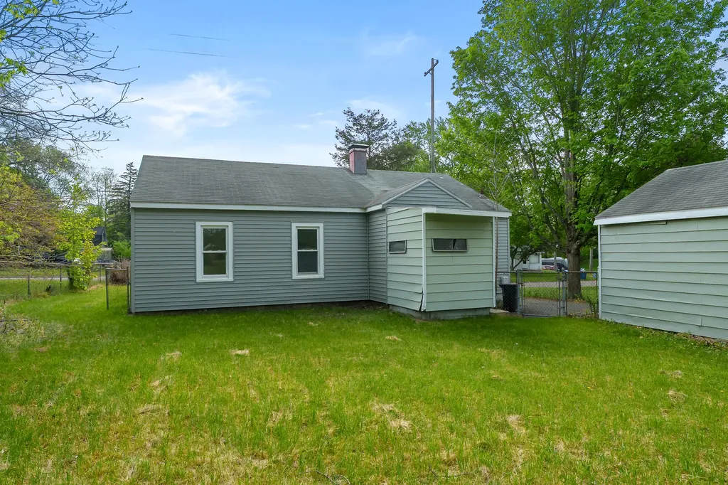 99 Eldredge Street Battle Creek City MI 49037
