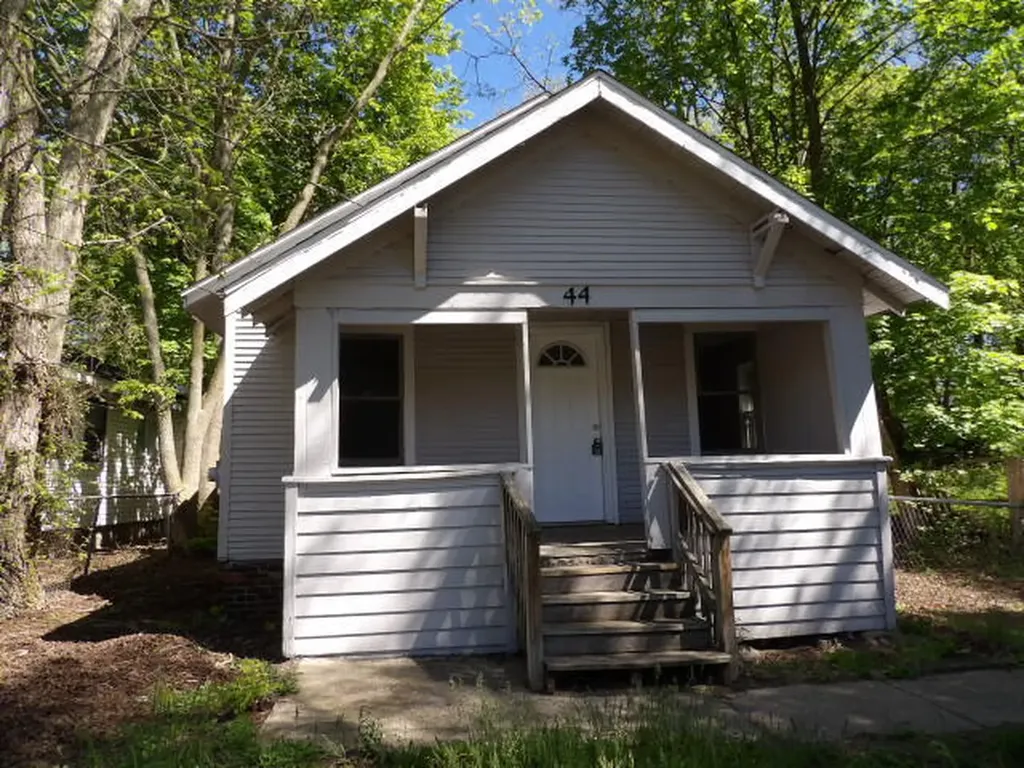 44 Harris Street Battle Creek City MI 49037