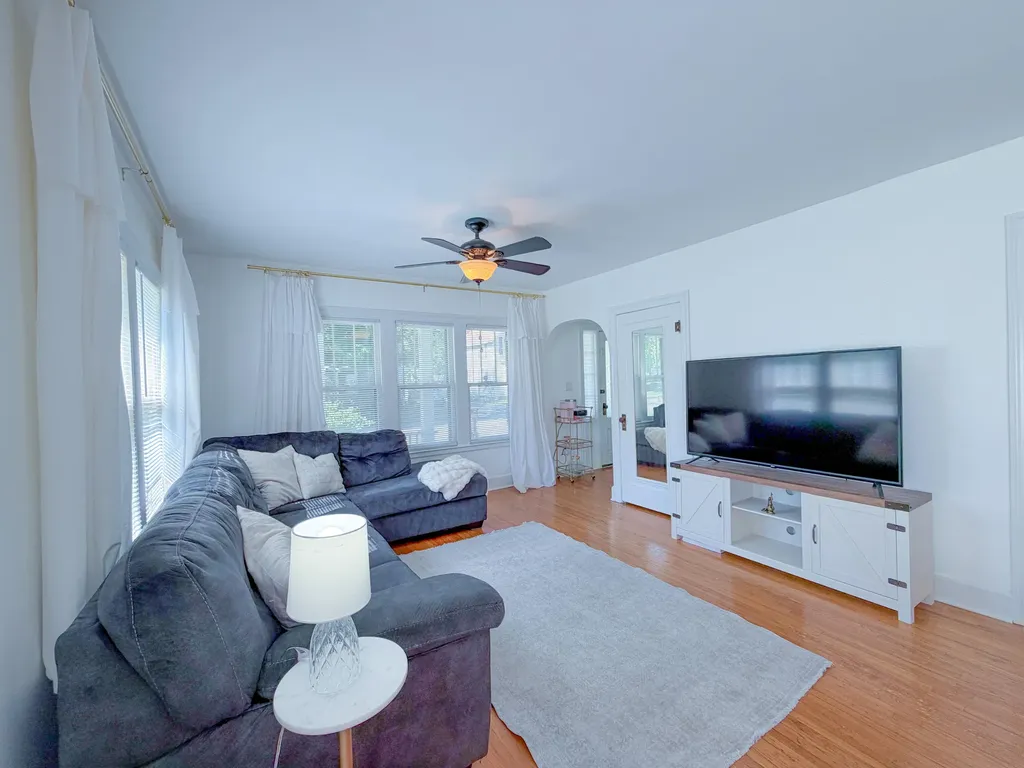 517 W Hanover Street Marshall City MI 49068