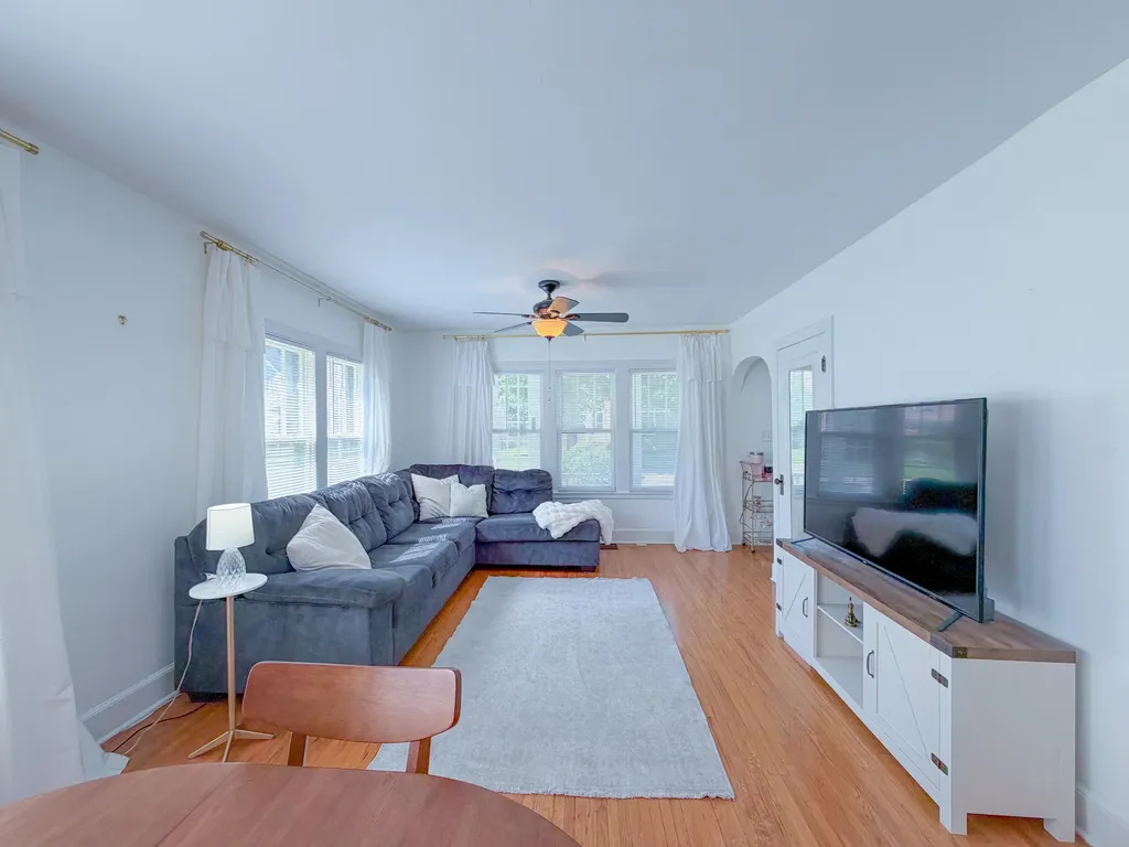517 W Hanover Street Marshall City MI 49068