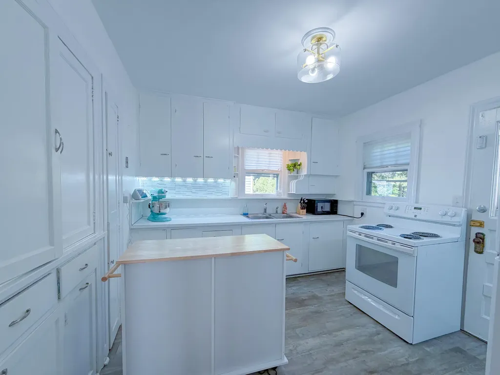 517 W Hanover Street Marshall City MI 49068
