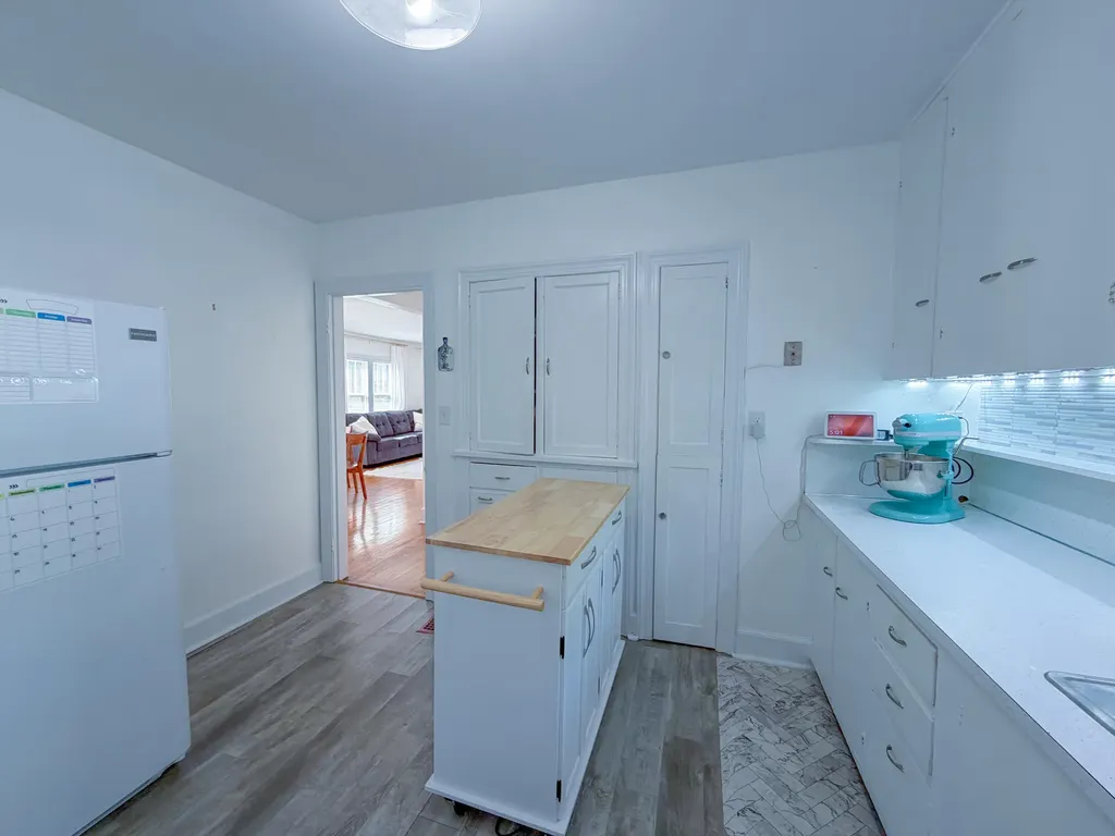 517 W Hanover Street Marshall City MI 49068