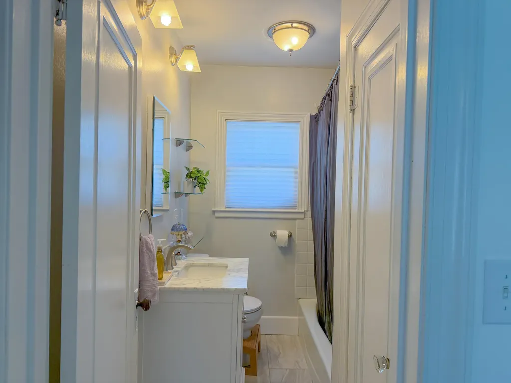 517 W Hanover Street Marshall City MI 49068