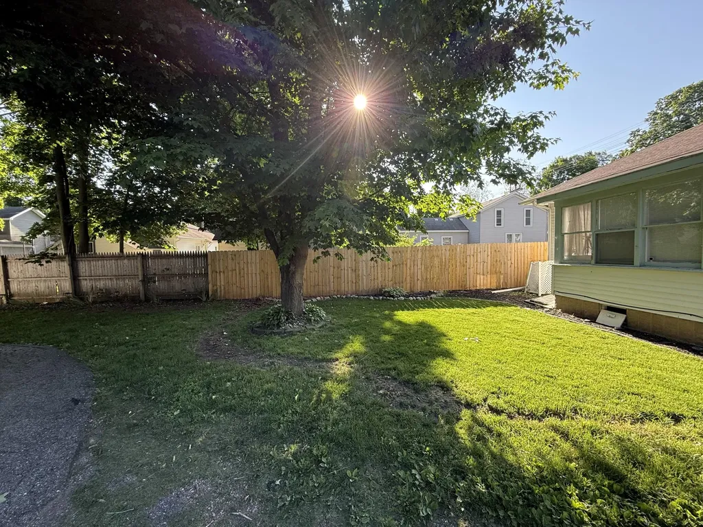517 W Hanover Street Marshall City MI 49068