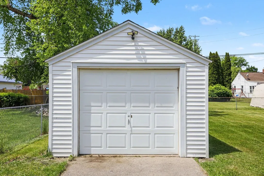 57 26th Street N Battle Creek City MI 49015