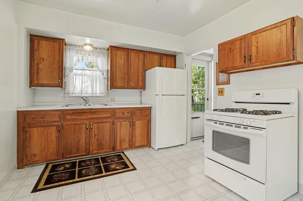 57 26th Street N Battle Creek City MI 49015