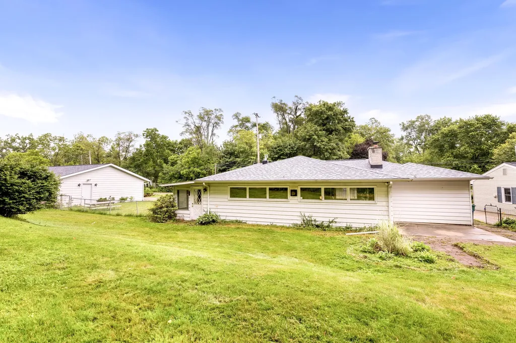 207 Snow Avenue Bedford Charter Township MI 49037