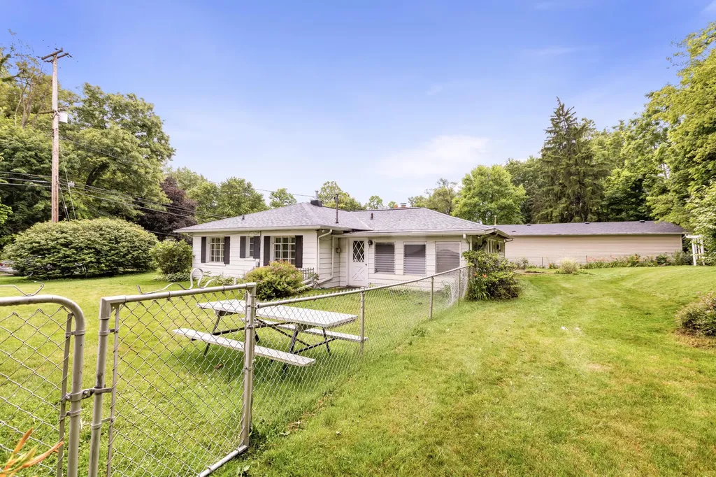 207 Snow Avenue Bedford Charter Township MI 49037