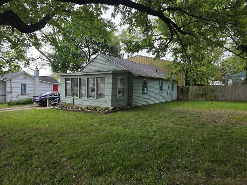 21 Bradley Street Pennfield Charter Township MI 49017
