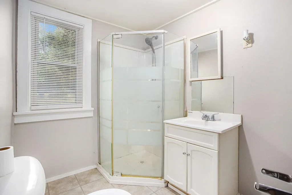 21 Bradley Street Pennfield Charter Township MI 49017