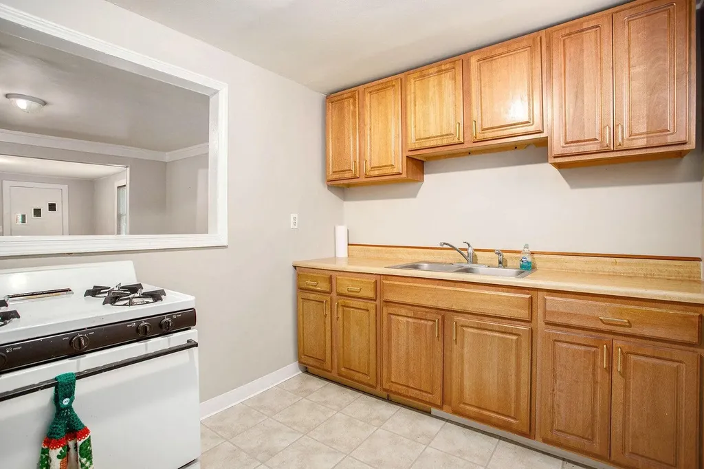 21 Bradley Street Pennfield Charter Township MI 49017