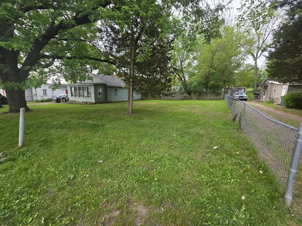 21 Bradley Street Pennfield Charter Township MI 49017