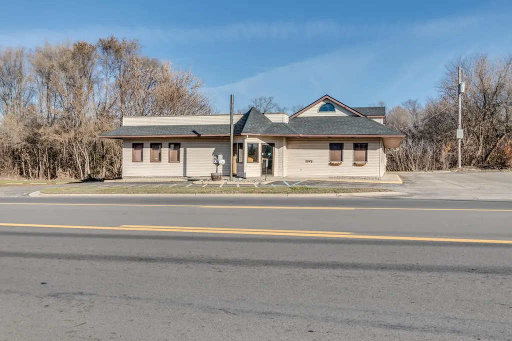 1391 E Michigan Avenue Emmett Charter Township MI 49014