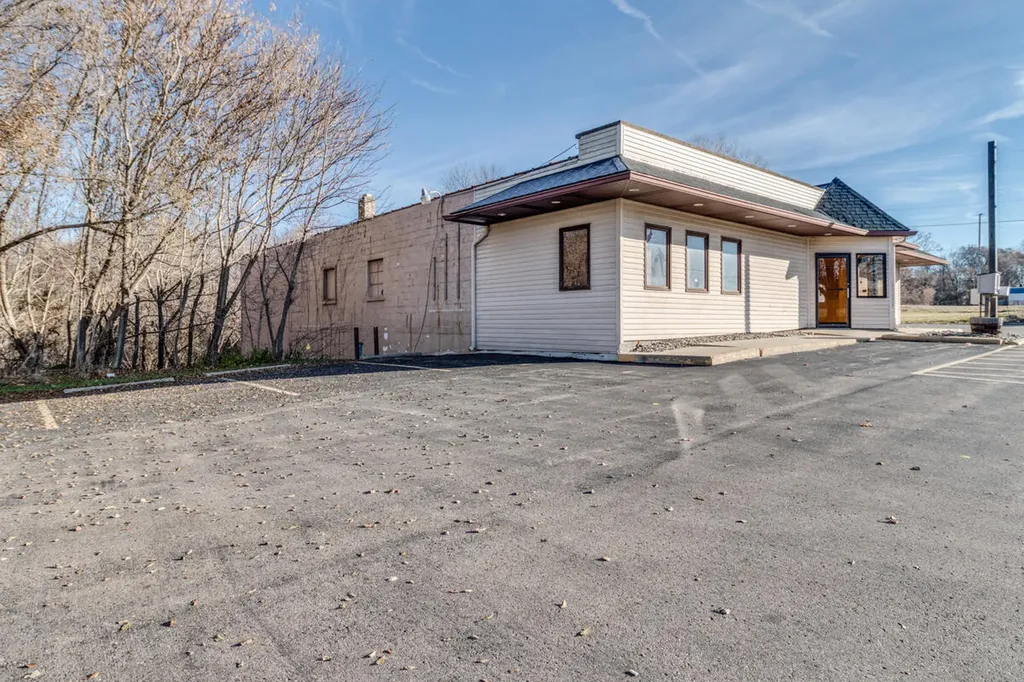 1391 E Michigan Avenue Emmett Charter Township MI 49014