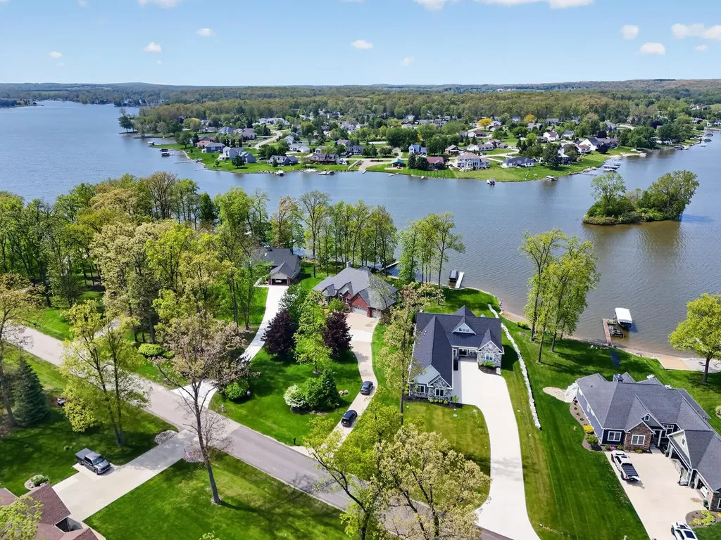 8495 O'dowling Drive Cambridge Township MI 49265