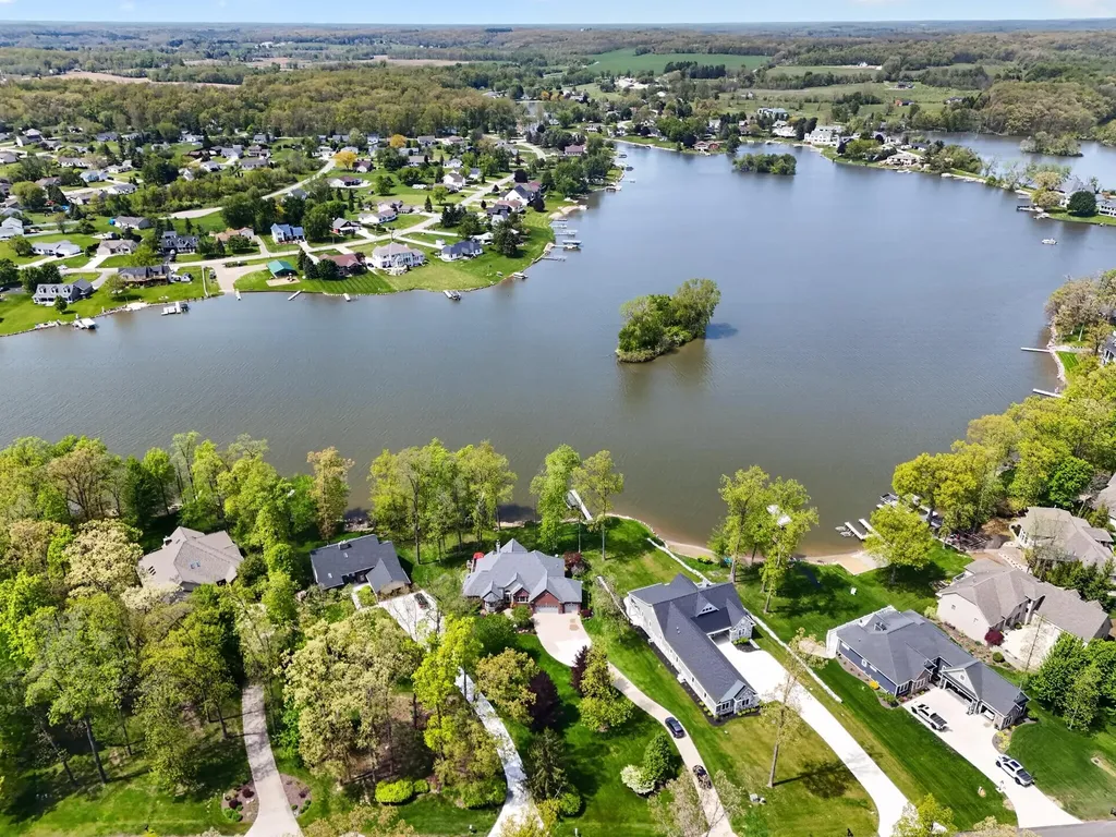 8495 O'dowling Drive Cambridge Township MI 49265