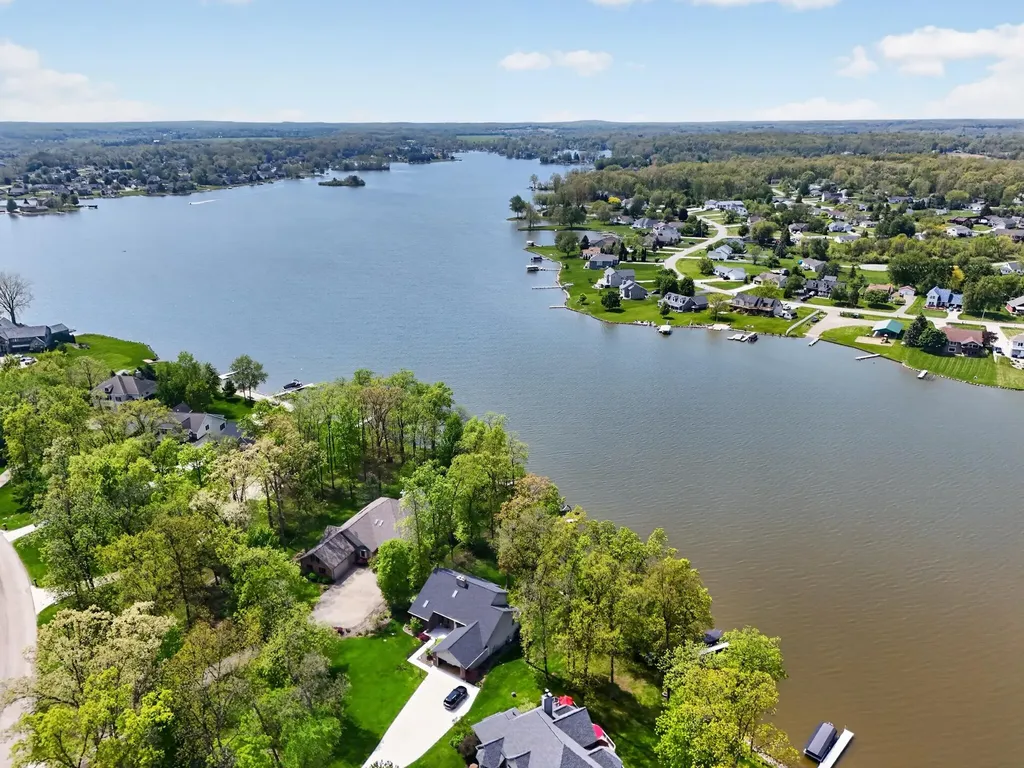 8495 O'dowling Drive Cambridge Township MI 49265