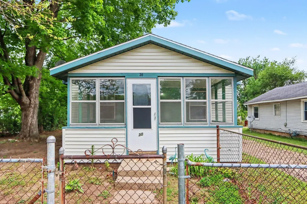 30 Avenue B Springfield City MI 49037