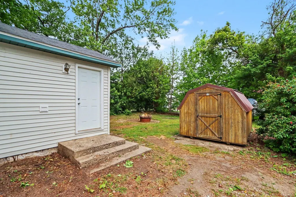 30 Avenue B Springfield City MI 49037