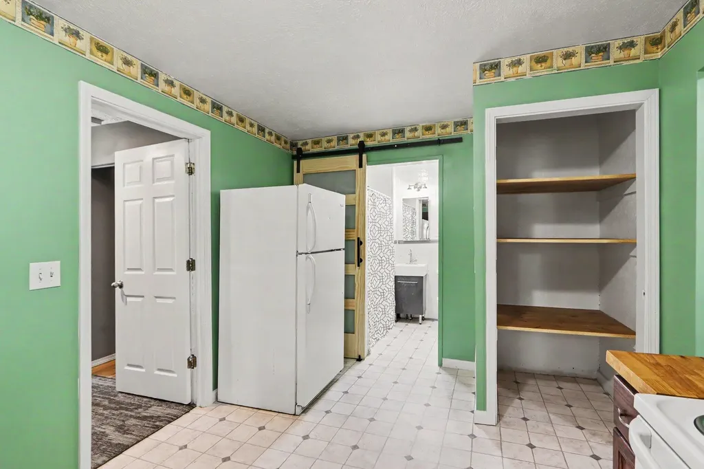30 Avenue B Springfield City MI 49037