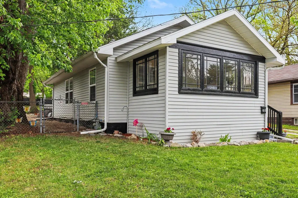 35 W Grand Circle Avenue Battle Creek City MI 49037