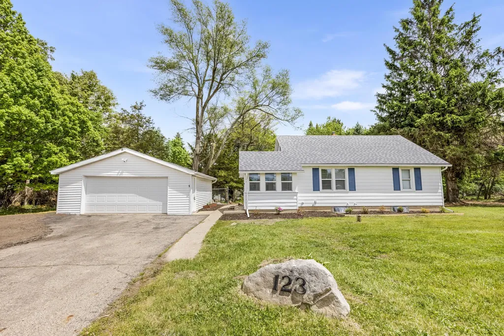 123 Arbor Street Battle Creek City MI 49015