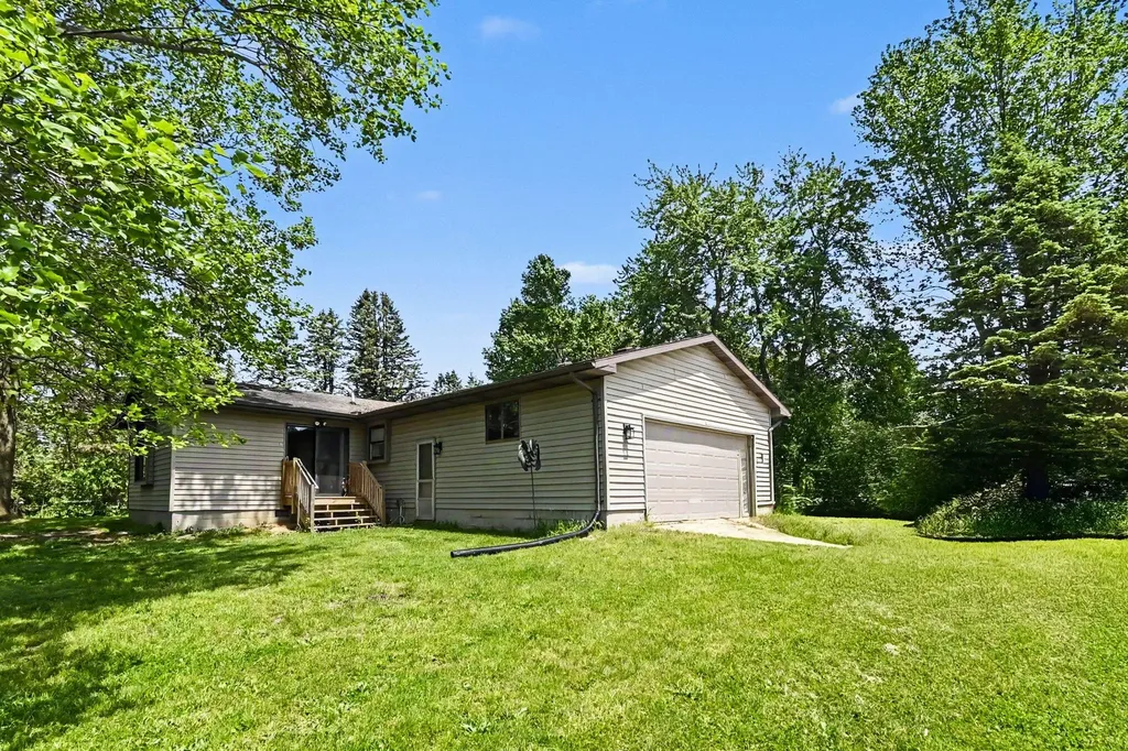 1691 N Michigan Road Eaton Rapids Township MI 48827
