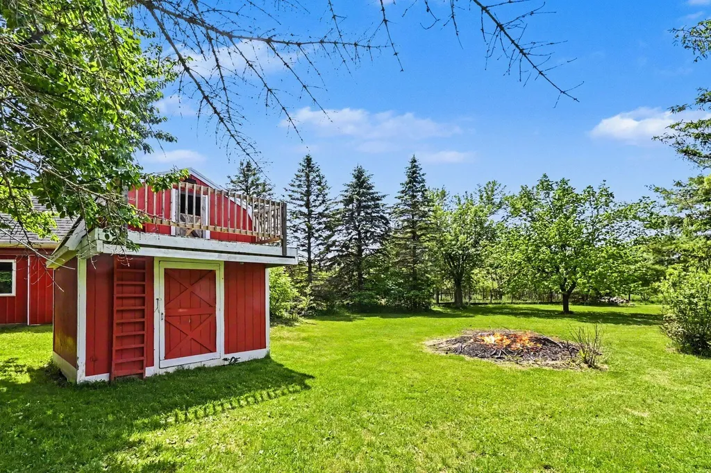 1691 N Michigan Road Eaton Rapids Township MI 48827