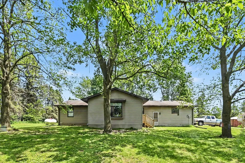 1691 N Michigan Road Eaton Rapids Township MI 48827