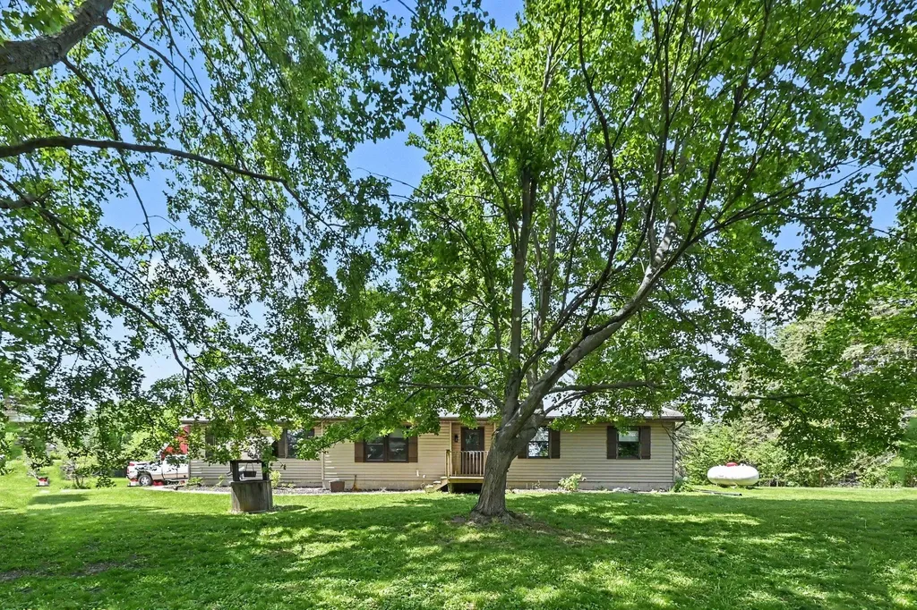 1691 N Michigan Road Eaton Rapids Township MI 48827