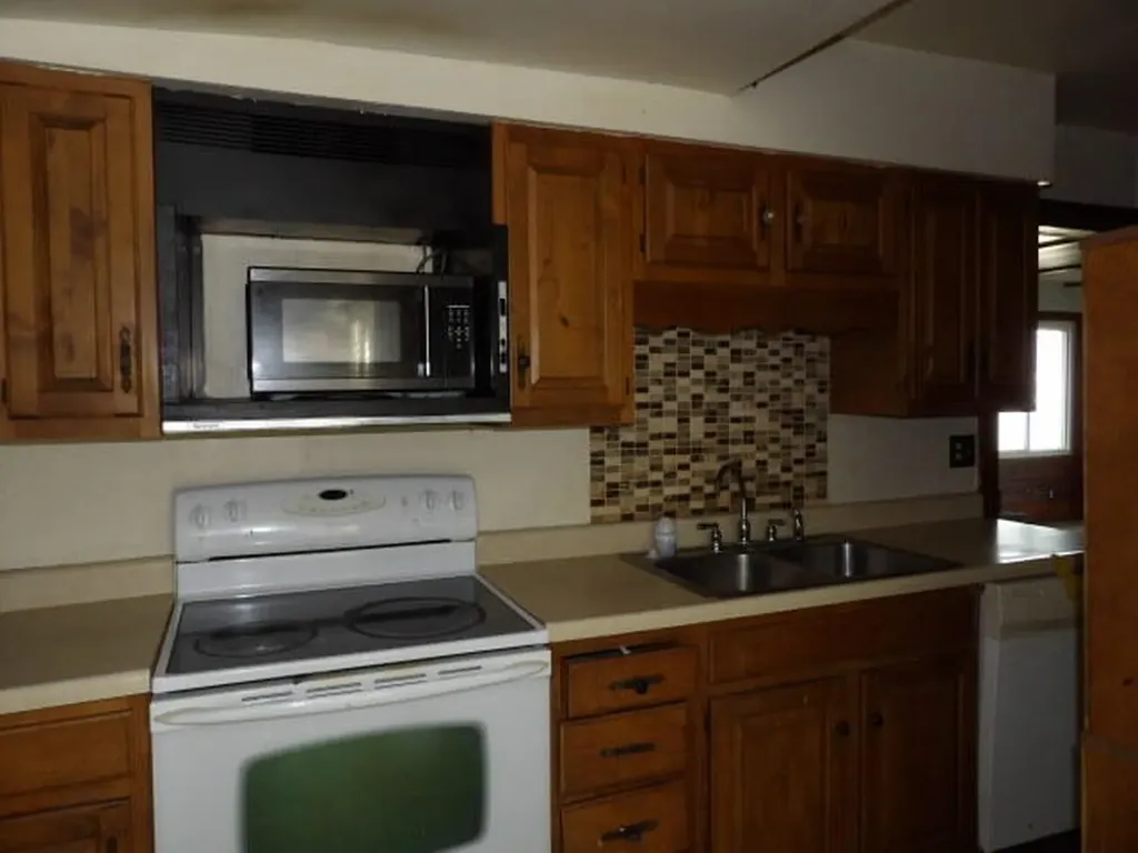 835 Woodland Beach Emmett Charter Township MI 49014