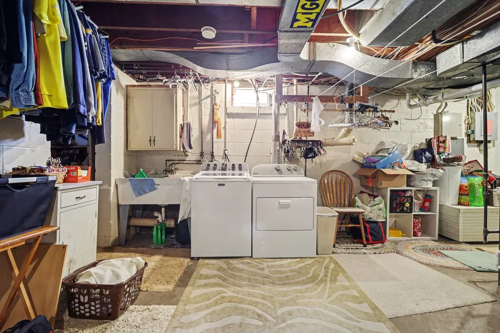 140 E Oakland Place Battle Creek City MI 49015