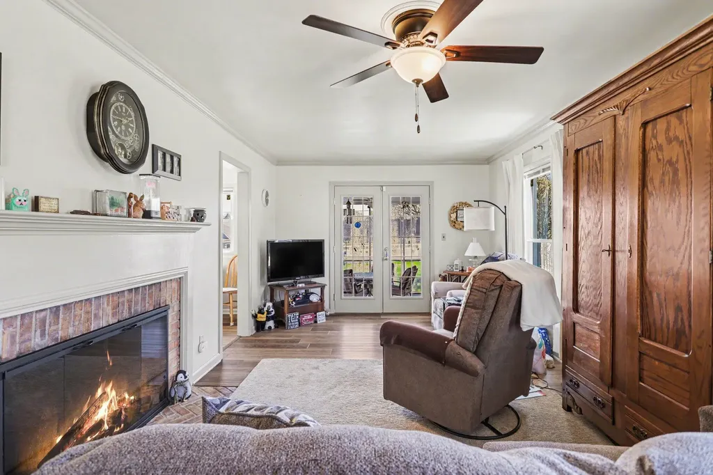 140 E Oakland Place Battle Creek City MI 49015