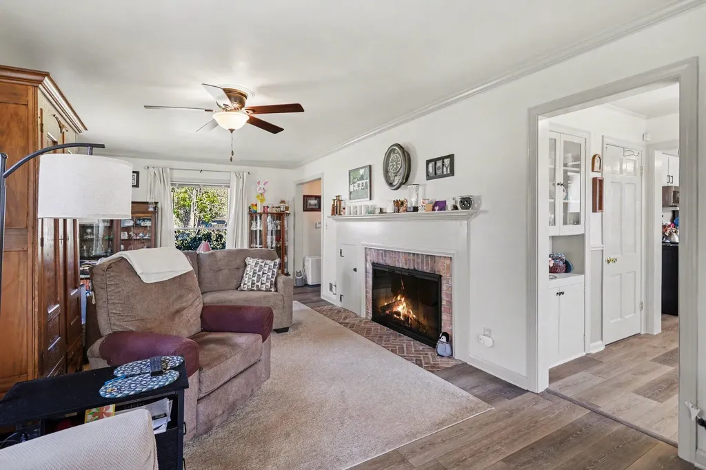 140 E Oakland Place Battle Creek City MI 49015